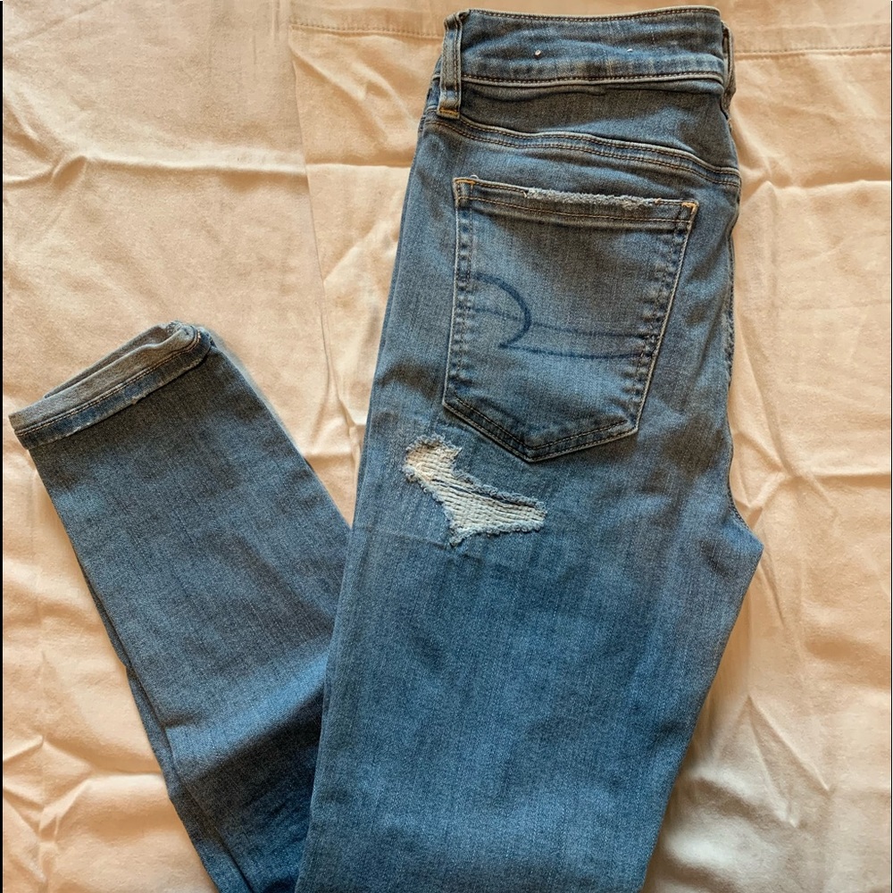American Eagle High-Waisted Jeans